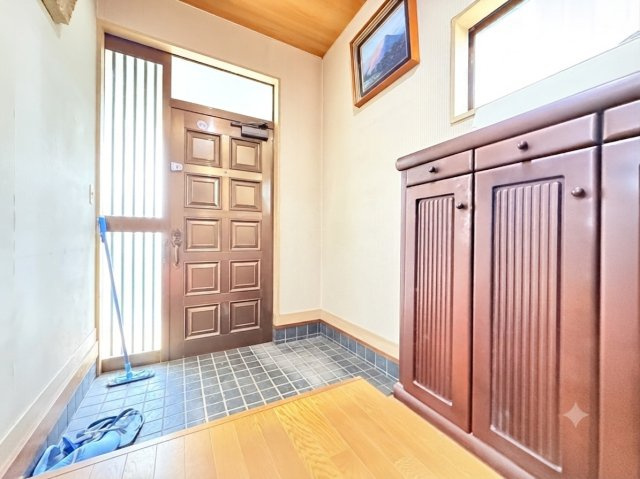つくばみらい市西ノ台中古戸建の玄関