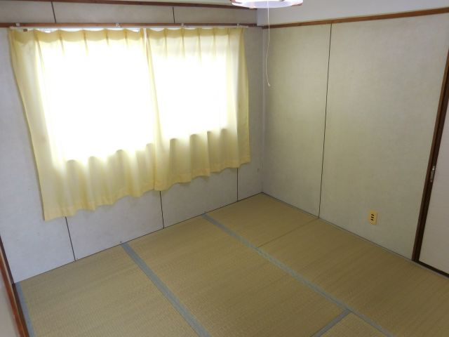 暁マンションの寝室