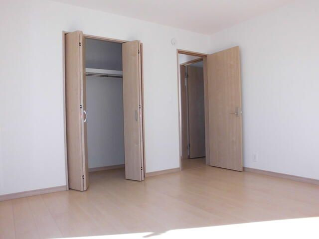 西間門戸建の収納