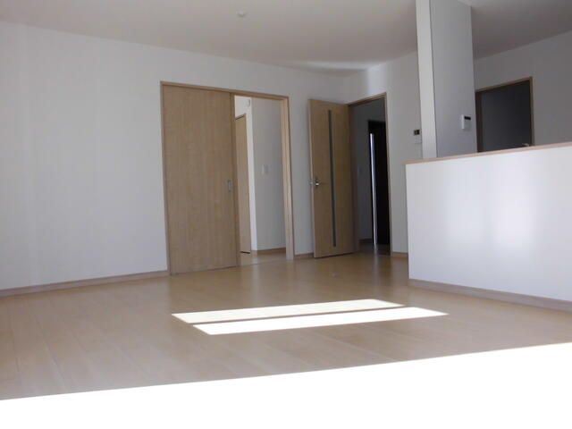 西間門戸建の居間・リビング