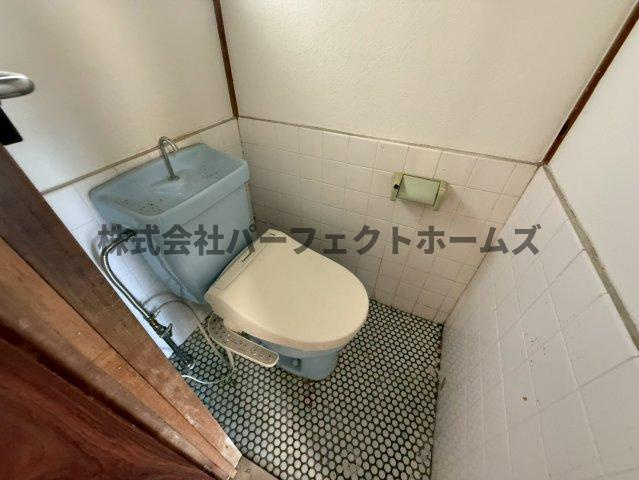 長尾元町3丁目戸建　賃貸のトイレ|コンパクトで使いやすいトイレです