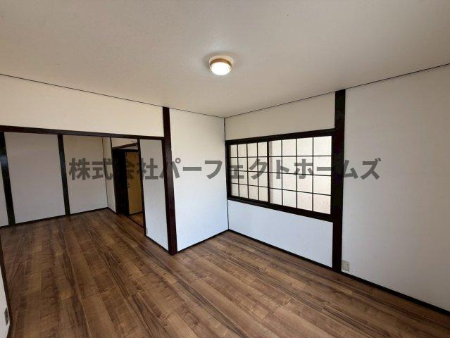 長尾元町3丁目戸建　賃貸の玄関|明るい玄関です
