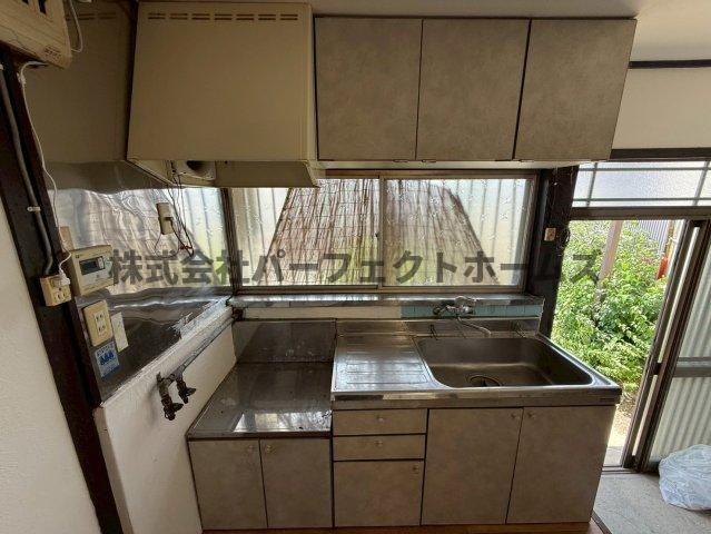 長尾元町3丁目戸建　賃貸のキッチン|コンパクトなキッチンで掃除もラクラク