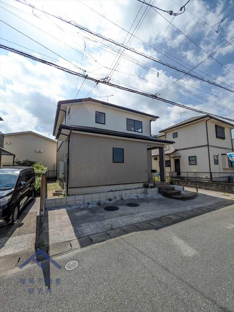 古賀市花見東４丁目　戸建ての前面道路含む現地写真