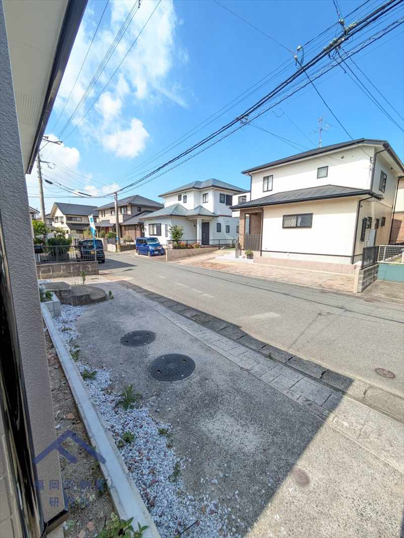 古賀市花見東４丁目　戸建ての前面道路含む現地写真