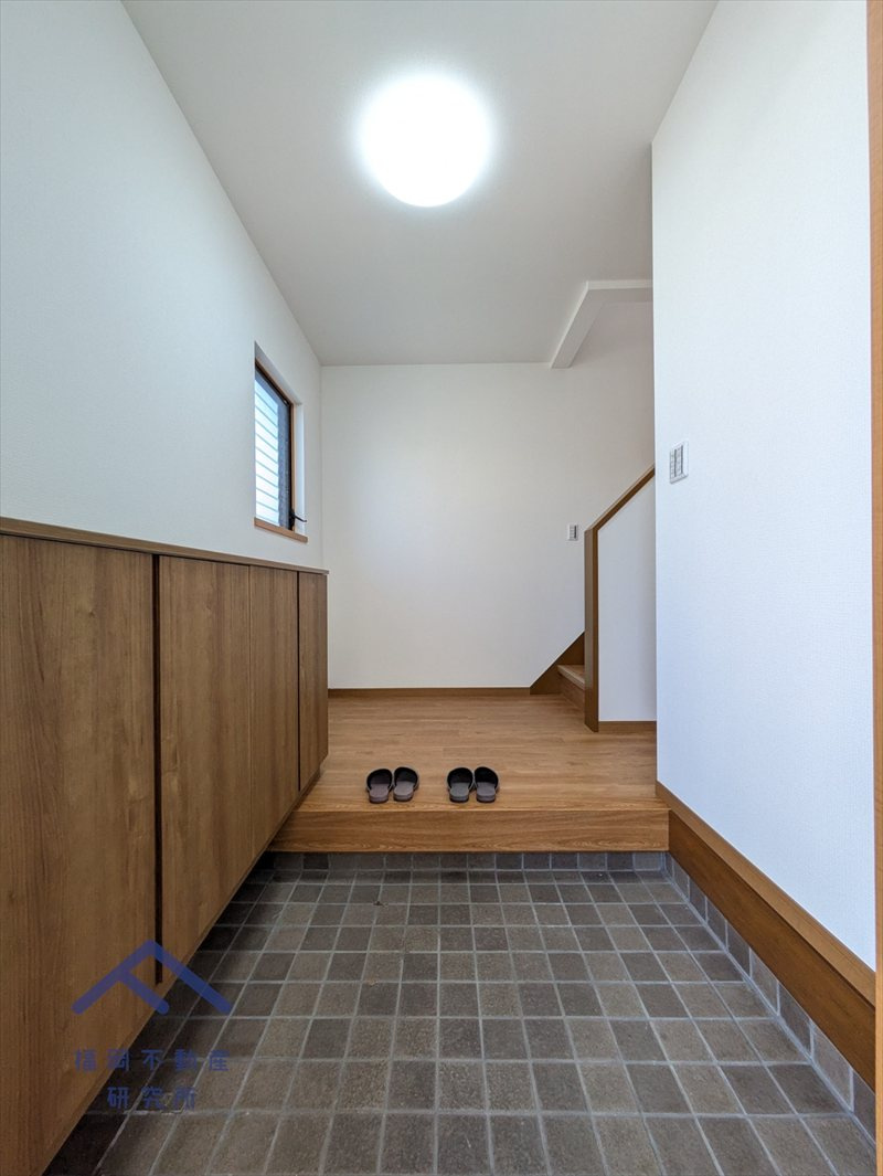古賀市花見東４丁目　戸建ての玄関