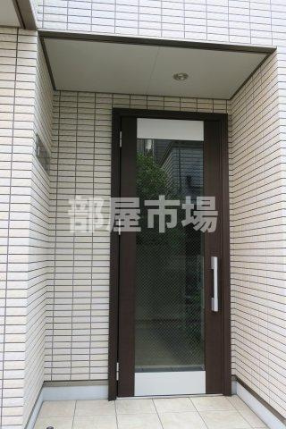 プレジオ亀沢のエントランス