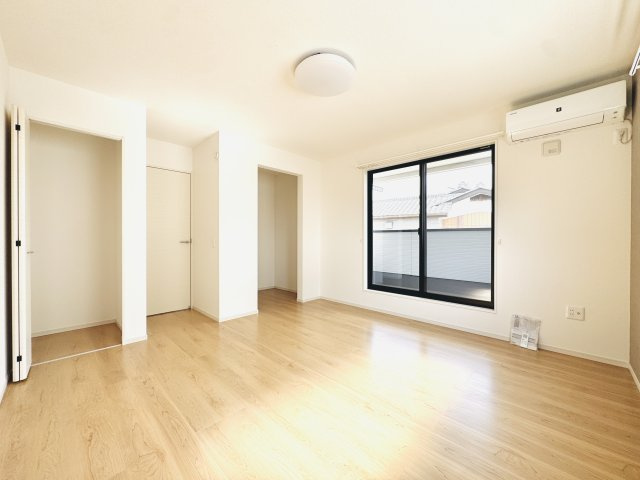 KIS太田市東長岡町14期　2号棟の居間・リビング