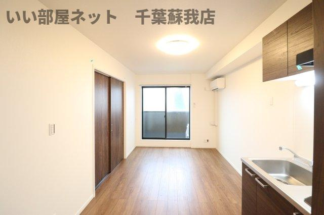 LUNIGHT都賀の居間・リビング|こちらのリビングで趣味の時間をお楽しみください