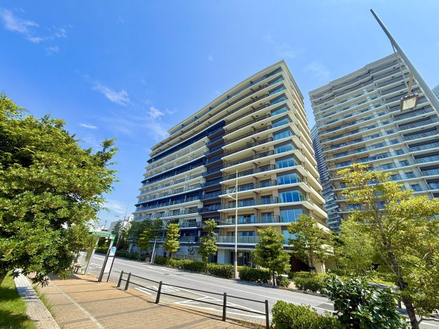 Sun Village A棟 8階の外観