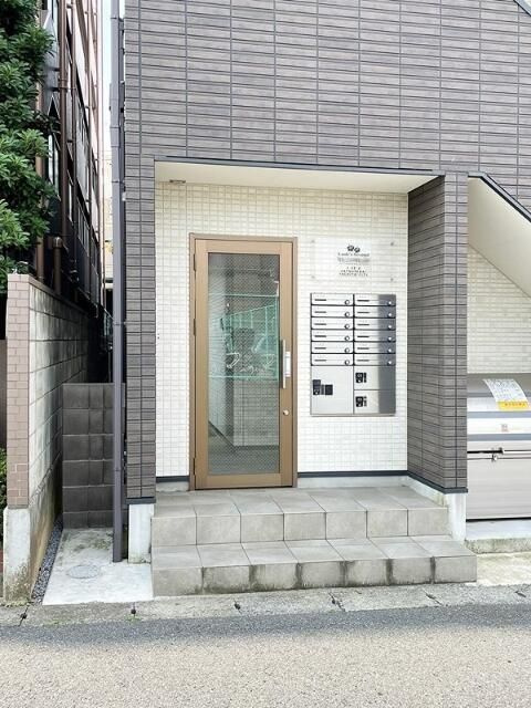 ラウレアセカンドのエントランス