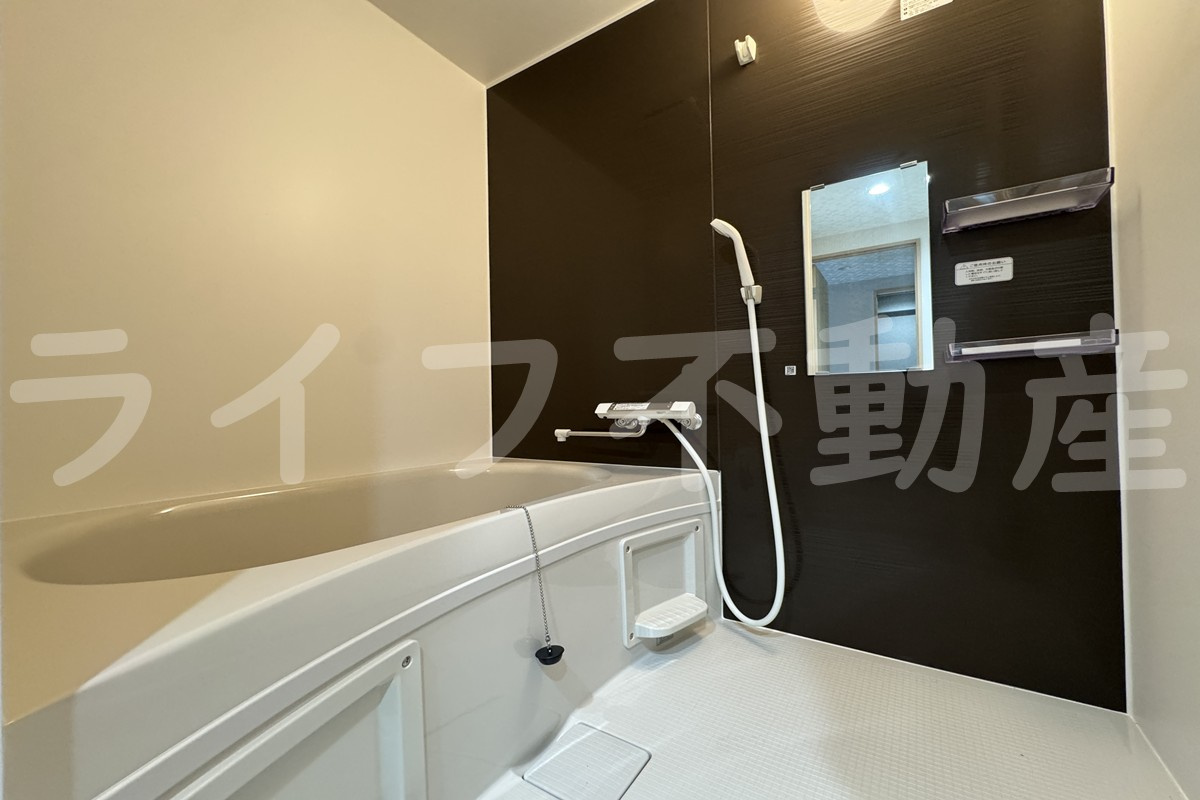 新栄プロパティ東大阪Ⅰの浴室|コンパクトで使いやすいお風呂です