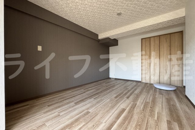 新栄プロパティ東大阪Ⅰの洋室|スタンダードな洋室です