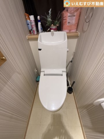深谷市田中　中古戸建のトイレ|シンプルで清潔感のあるトイレ
すっきりと明るく、お掃除しやすいシンプルな空間♪