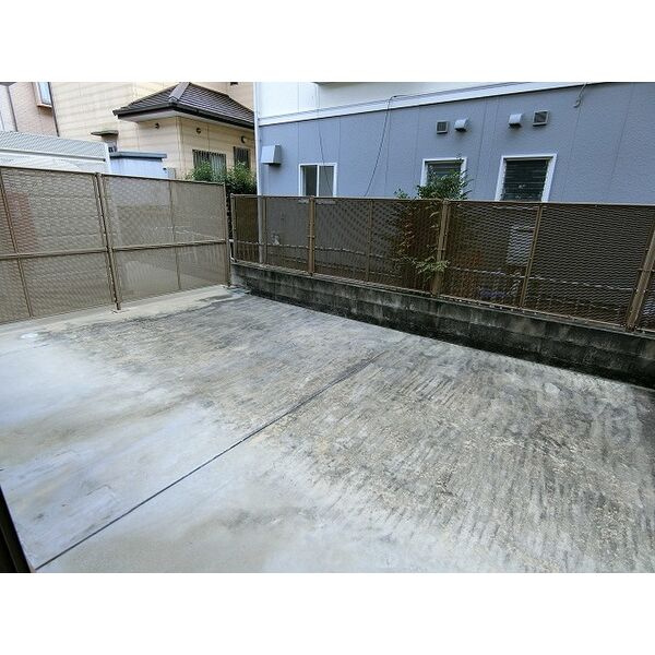 プラザ社田の庭|広いお庭付きです♪