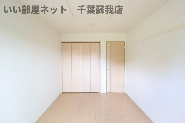 ラパンⅠの寝室|広くて明るい寝室