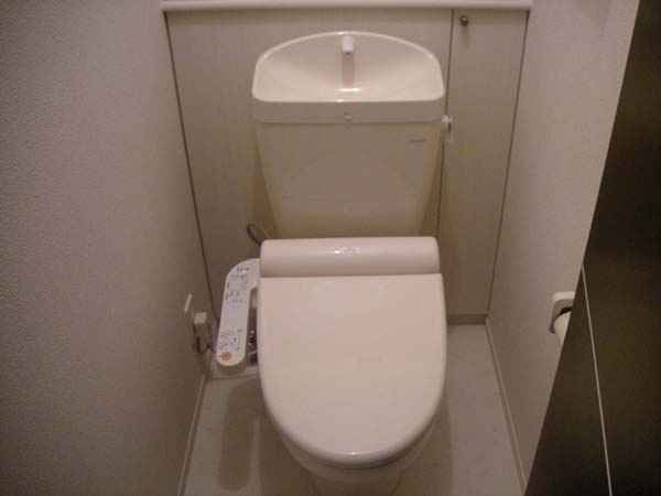フォレスタ小津のトイレ|落ち着いた色調のトイレです