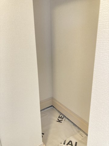 リガーレ前橋市上新田町2期　1号棟の玄関|【イメージ写真】シューズインクローク完備！ベビーカーも収納できます！