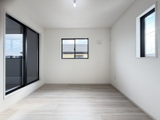 リガーレ前橋市上新田町2期　1号棟の洋室|２階洋室3です