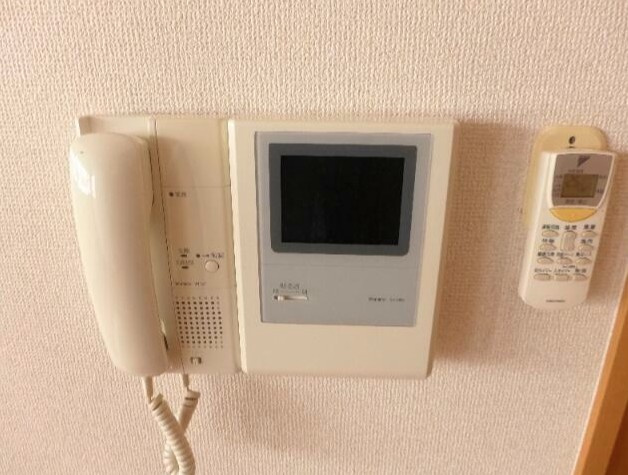 ウィステリア光進苑のセキュリティ|モニター付きインターホン