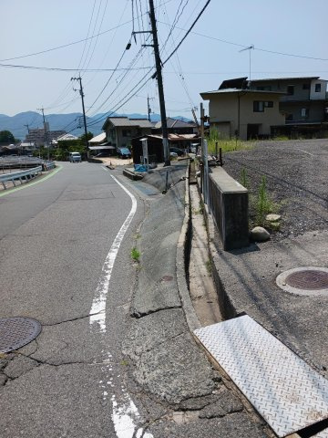南東側道路（1項1号道路）