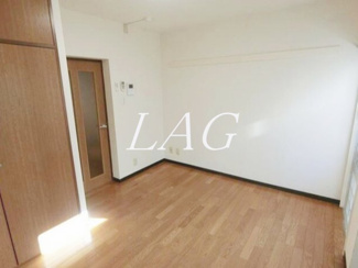 【居間・リビング】 | ラポール町田 | 洋室のお部屋です。