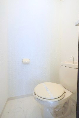 コーポハピネス　B棟のトイレ|※写真は別の部屋のものです。
