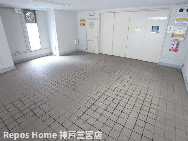 IPSX EASTの駐車場