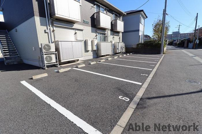 サンライトヒル厨の駐車場
