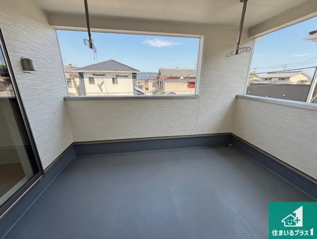 和歌山市有本　第4期　新築一戸建てのバルコニー|ワイドバルコニーは洗濯物を干すスペースが広いのでご家族が多くても安心！