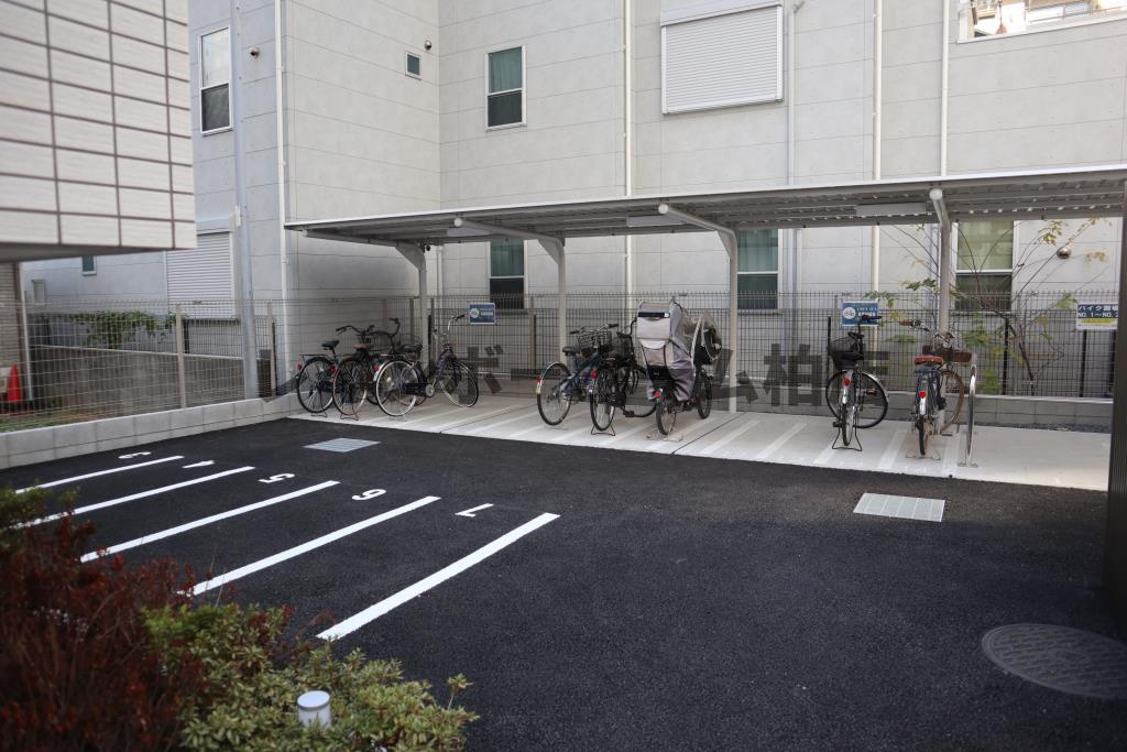 create axisの駐車場|車をお持ちの方に嬉しい駐車場付きの物件です