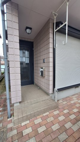 若井メゾンのエントランス