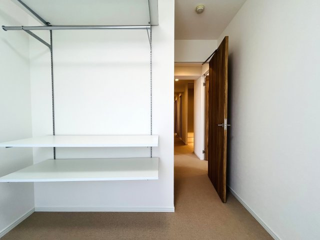 最上階×角部屋でペット飼えちゃう！！田の字間取りではない！！何と言ってもまずマンションエントランスから爆上げ必須！！な、『パークハイム三ツ沢』リノベーションの収納|小物を収納するのに便利です