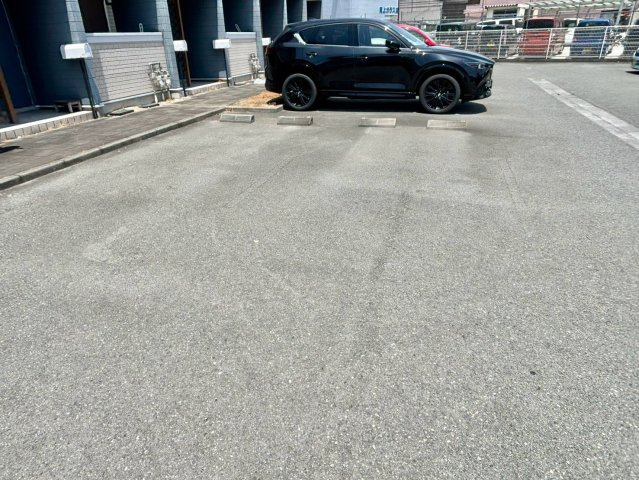 コンフォールビアンの駐車場