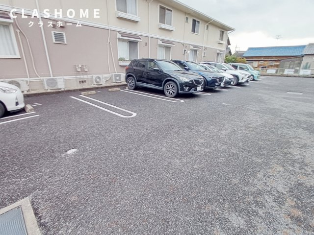 ルミエール　A棟　　　刈谷市近郊の賃貸はクラスホームの駐車場