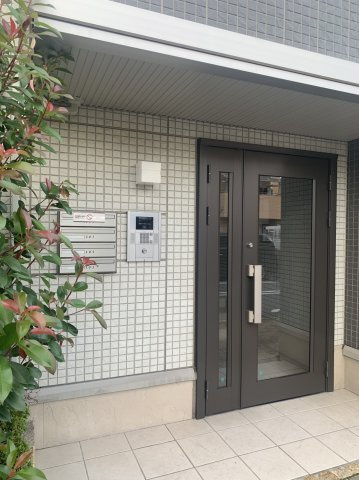 ヴィラージュのエントランス|清潔なエントランスです