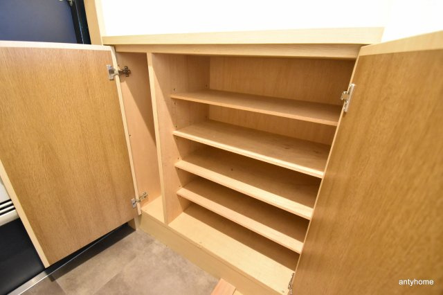 アールエスフラッツ　仲介手数料無料の収納