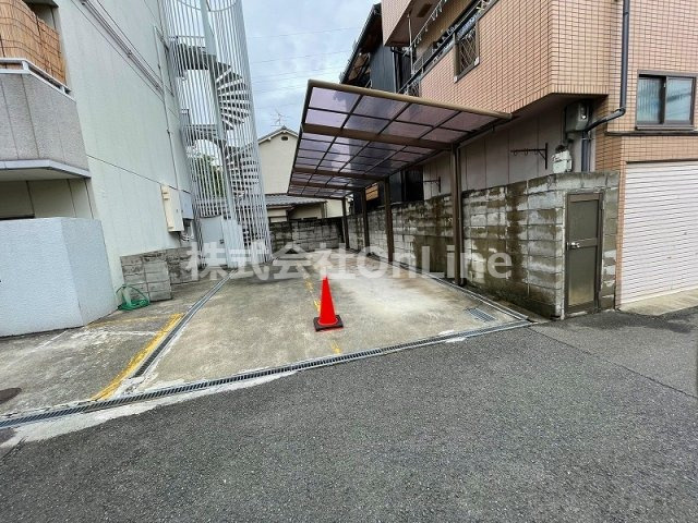 【駐車場】 | セジュール八戸ノ里 | カースペースがあります