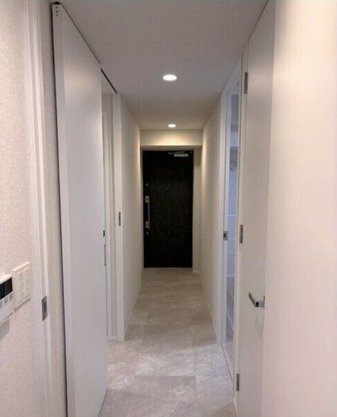 シーズンフラッツ今池NORTHの玄関