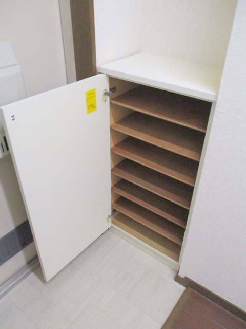 ピアレス船橋の玄関|シューズBOX
