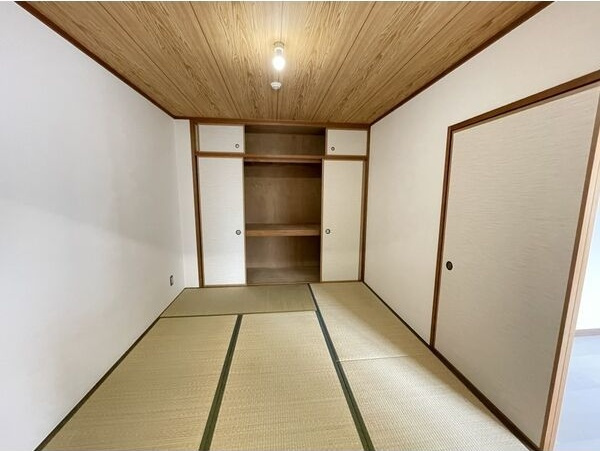 ヴィアーレマルフク南館の和室