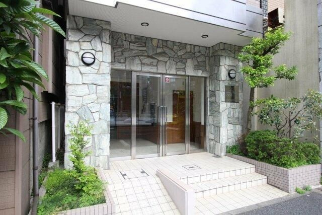 ロイヤルパレス大塚駅前のエントランス