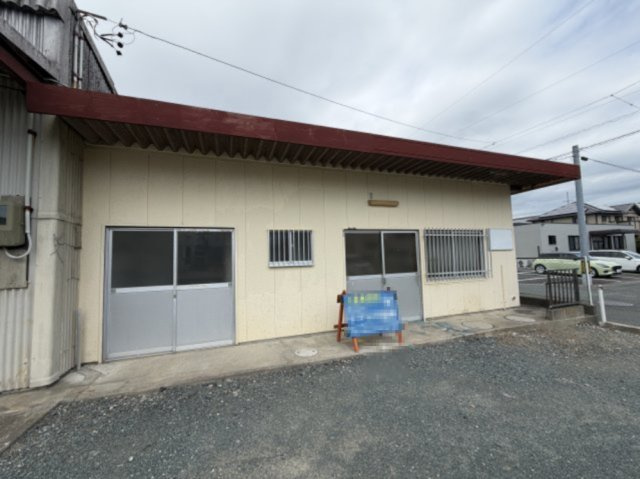 丸塚町倉庫付貸事務所の外観