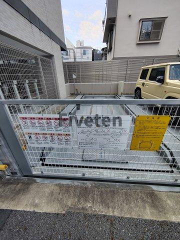 ザ・パークハビオ三軒茶屋の駐車場