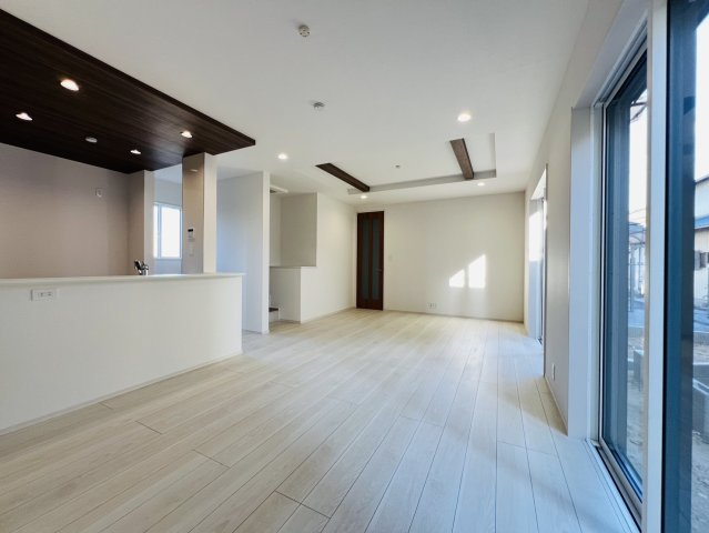 半田市大松町2丁目29番1、29番2、29番3『仲介手数料無料』新築一戸建て・建売の居間・リビング