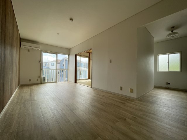 川崎市多摩区菅稲田堤２丁目のアパートの居間・リビング