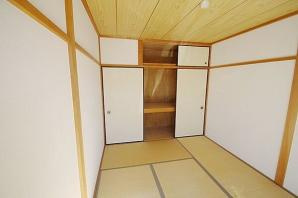 川崎市多摩区菅稲田堤２丁目のアパートの和室