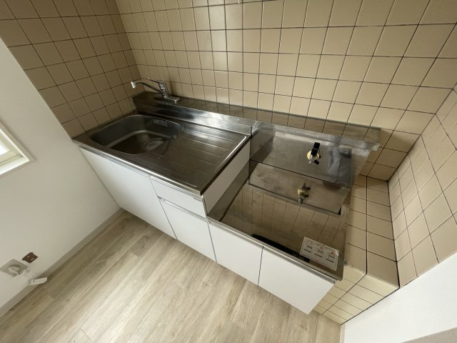 川崎市多摩区菅稲田堤２丁目のアパートのキッチン