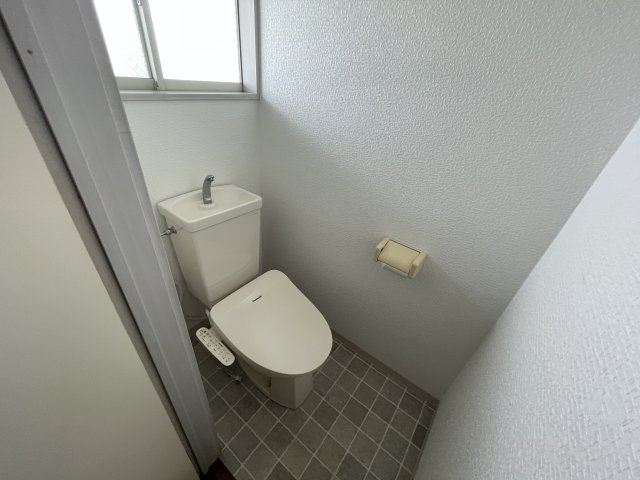 川崎市多摩区菅稲田堤２丁目のアパートのトイレ