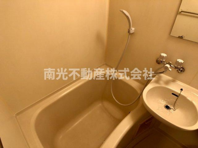 ラフィーネ小若江　（旧）アベニュー藤の浴室